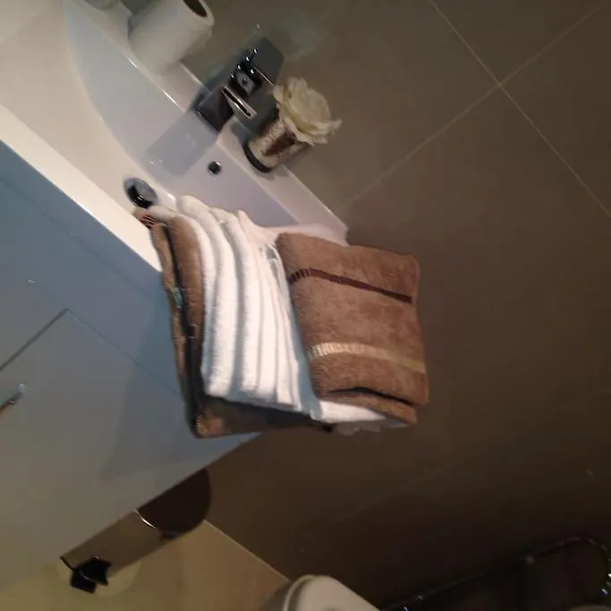 Luxury 3-Bedroom Townhouse In Hackney London