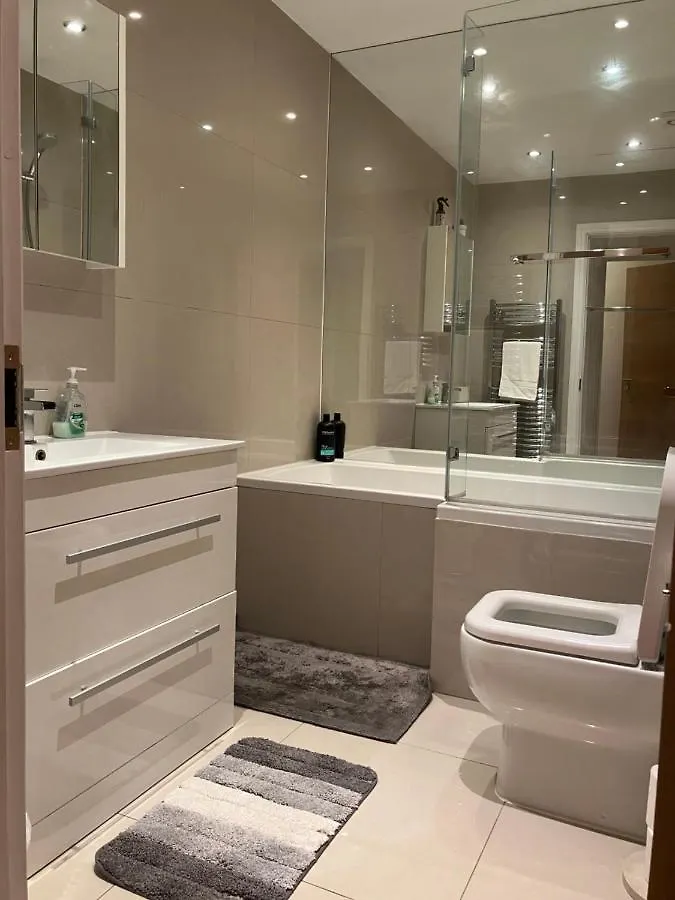 Apartment Luxury 3-Bedroom Townhouse In Hackney London